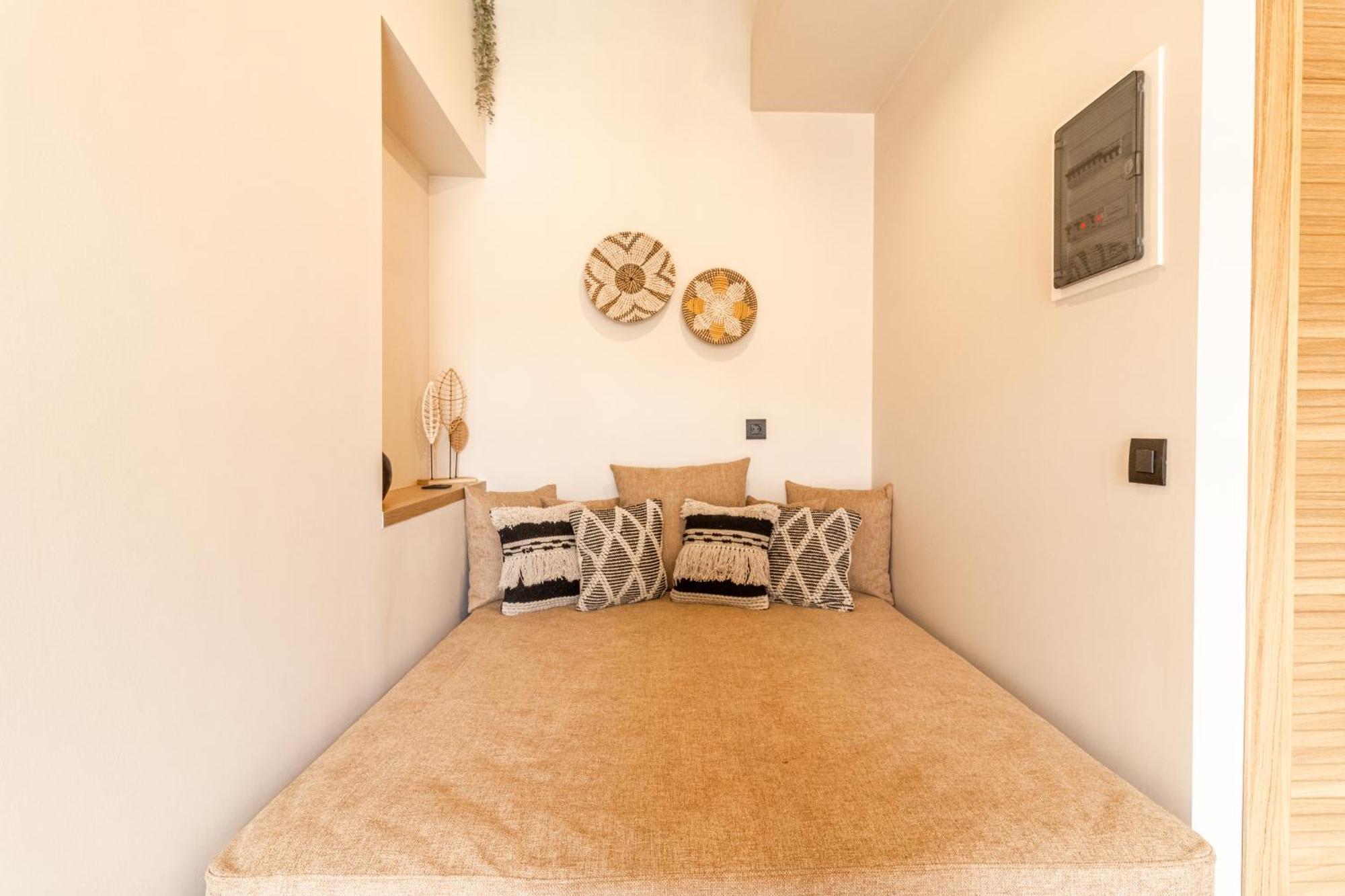 Adorno Private Suites Only Adults & Kids 12 Plus Nea Vrasna Ngoại thất bức ảnh